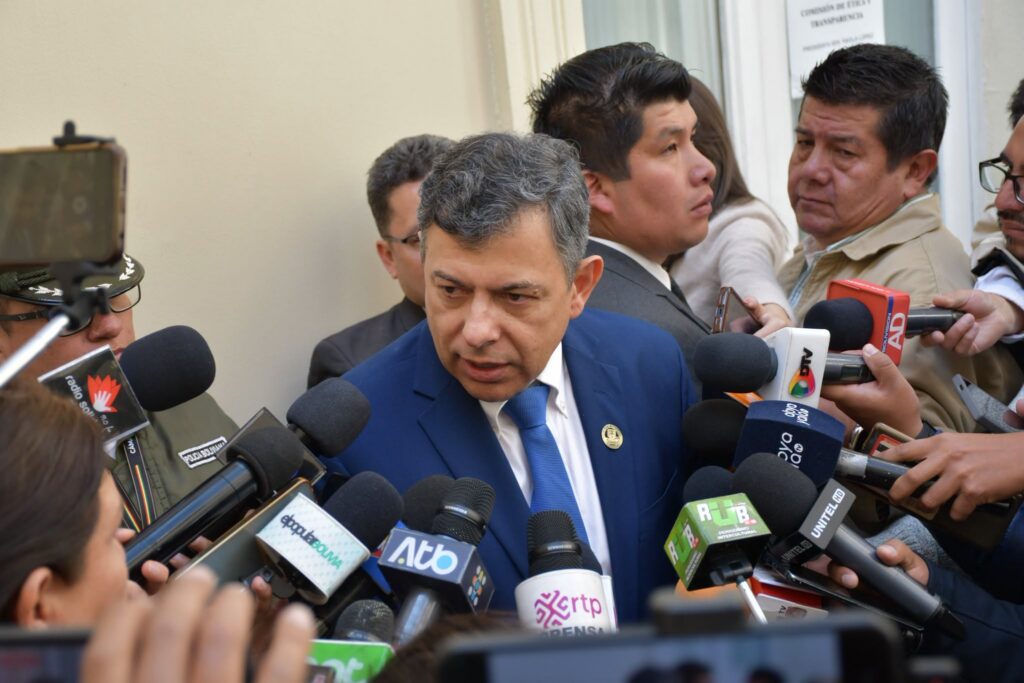 Diego Ávila asegura que en el Senado se construyen consensos a través del diálogo y la información