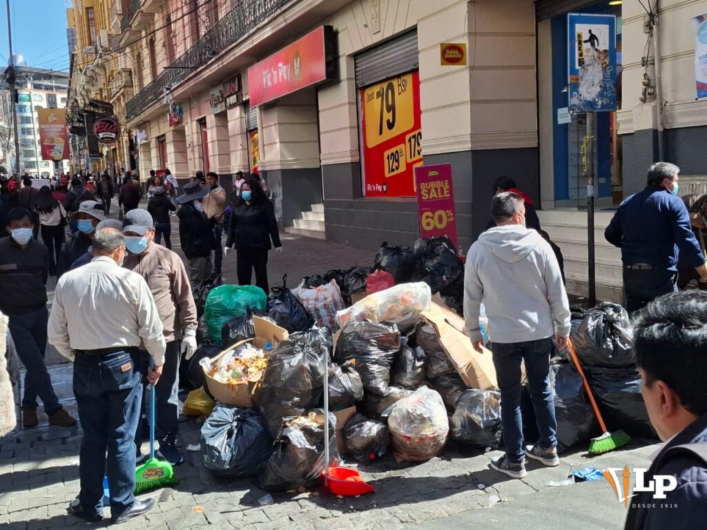 La Paz atraviesa una crisis sanitaria con 11 días de basura acumulada