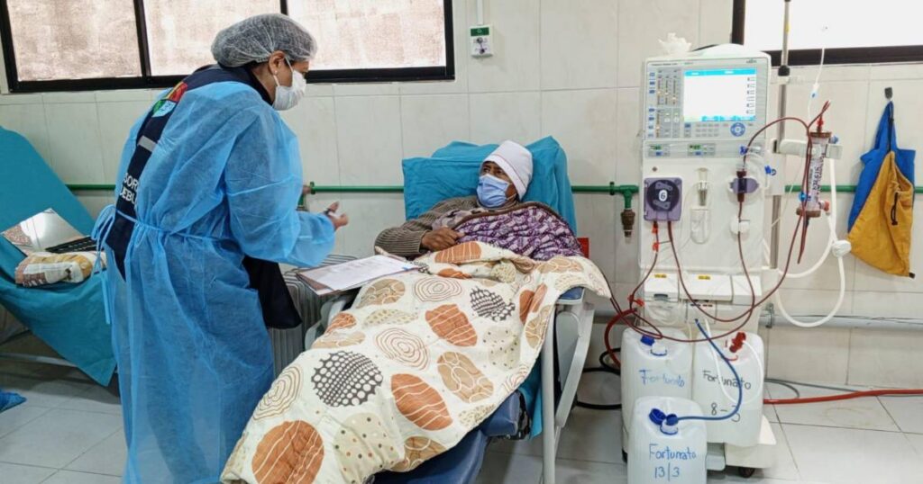 Pacientes del Hospital Holandés en El Alto denuncian carencia de atención adecuada