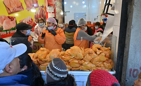 Cierre de friales de pollo en La Paz ante aumento de precios