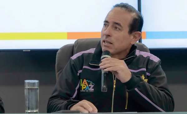 El alcalde César Dockweiler enfrenta un mandamiento judicial por deuda laboral