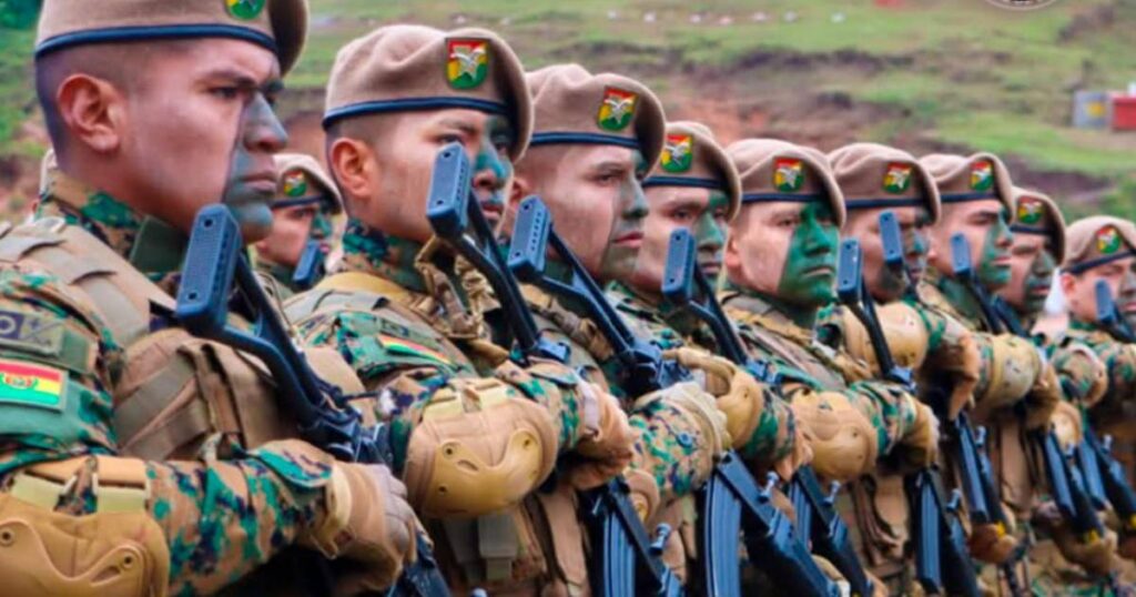 Cierre de la avenida Juan Pablo II en El Alto por celebración militar