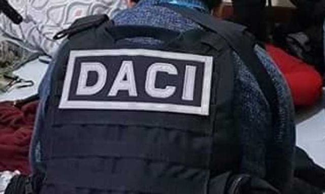 Cuatro policías sentenciados a ocho años por extorsionar a un cambista en La Paz