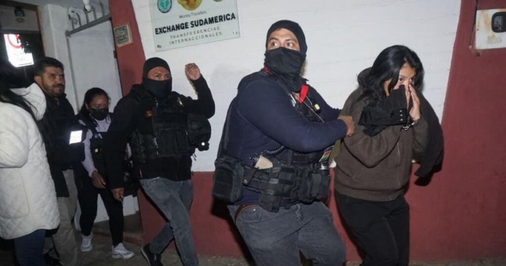 Allanan casa de cambio vinculada a Cerimedo y su representante se fuga con millonaria suma