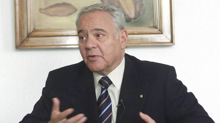 Sánchez de Lozada llama a la cohesión del MNR en carta a militantes