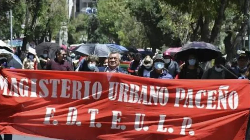 Maestros mantienen su protesta a pesar del estado de excepción
