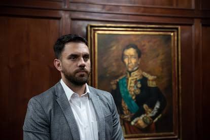 Eduardo del Castillo lanza un libro tras seis años de investigación sobre la política sudamericana