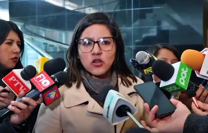 Lissa Claros advierte sobre amenazas a la democracia boliviana