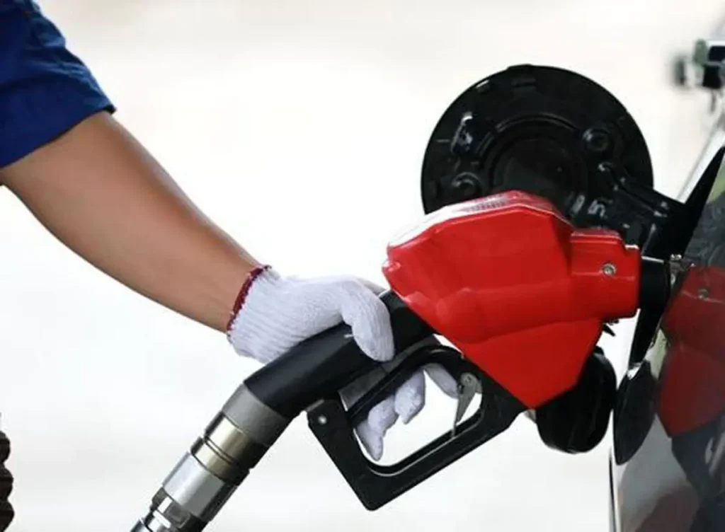 Gobierno acordó con el FMI eliminar subsidios a combustibles desde 2027