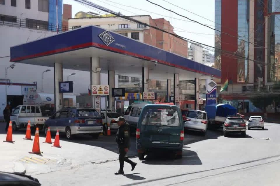 Cívicos de Santa Cruz demandan claridad a YPFB y ANH ante denuncias de corrupción