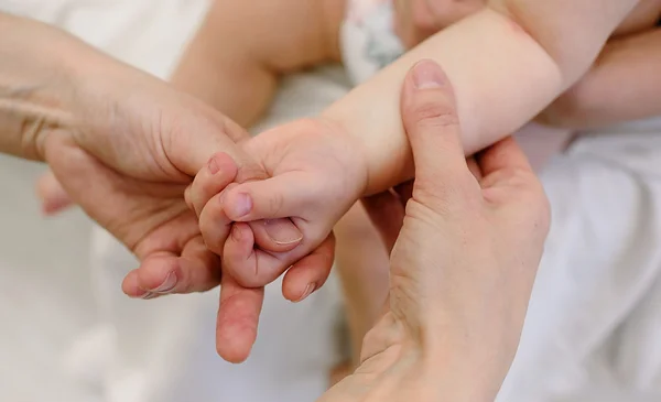Inicia la Campaña Manitos: Cirugías gratuitas para niños en La Paz