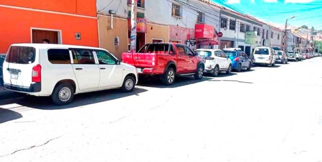 Transportistas de Potosí se preparan para protestar por escasez de combustible