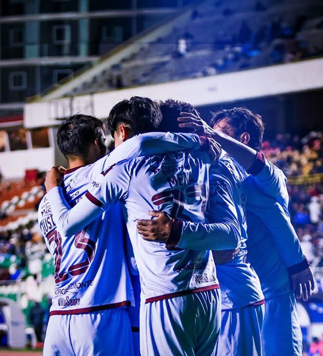 Bolívar se impone 4-2 a GV San José y se afianza en el liderato