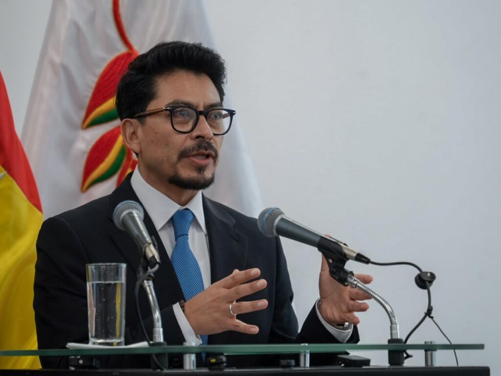 Gobierno asume con seriedad acusaciones contra el fiscal general Roger Mariaca