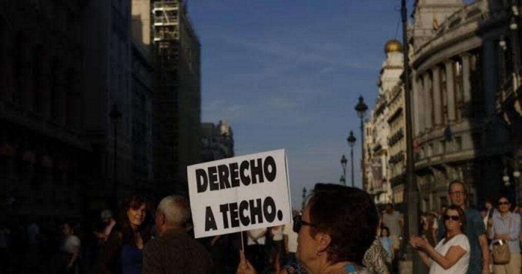 Protestas en España por el desahucio de Maricarmen