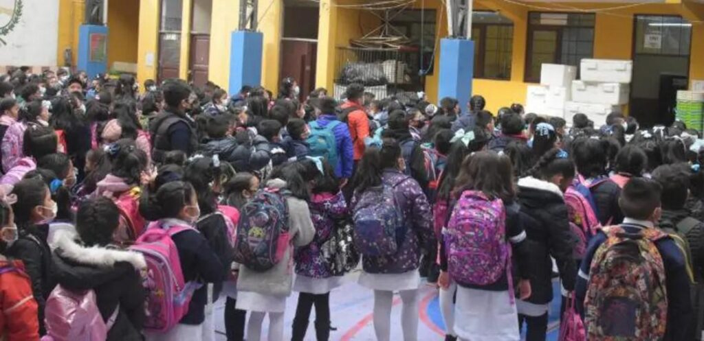 Bolivia busca integrarse al sistema de evaluación educativa PISA
