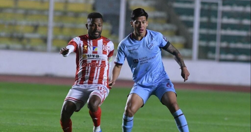 Bolívar logra un empate en los últimos minutos frente a Independiente
