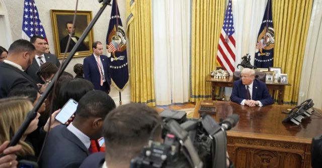 Televisoras estadounidenses retiran cobertura a Trump en apoyo a medios restringidos