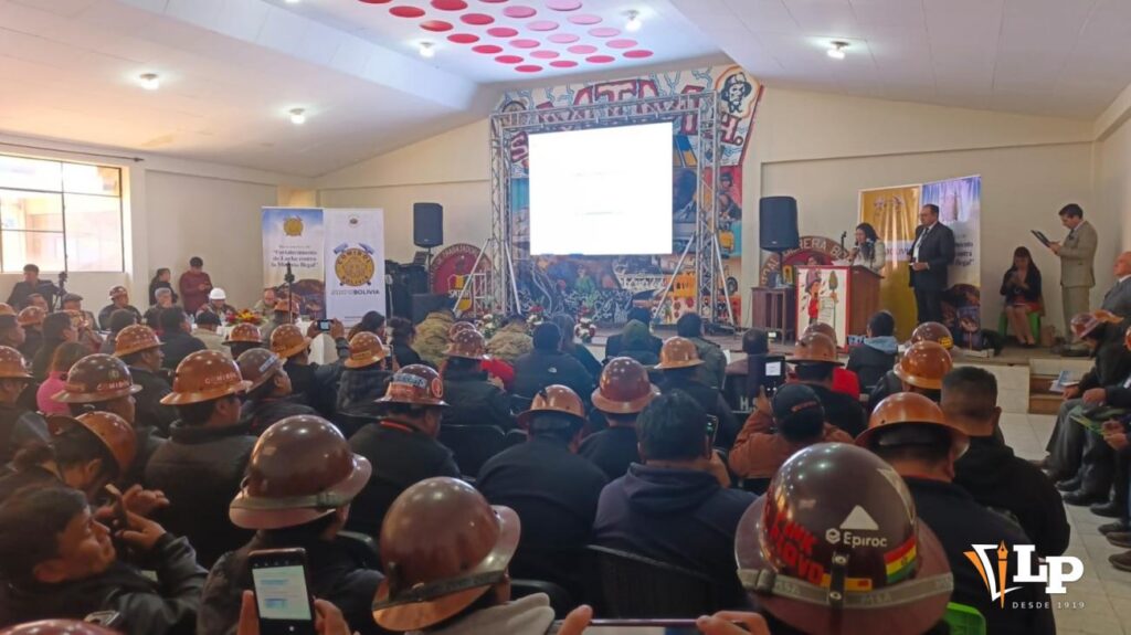 Comibol presenta anteproyecto para combatir minería ilegal en Huanuni