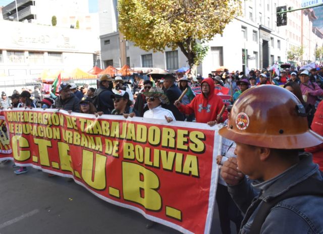 Maestros planean protestas contra la nueva ley educativa