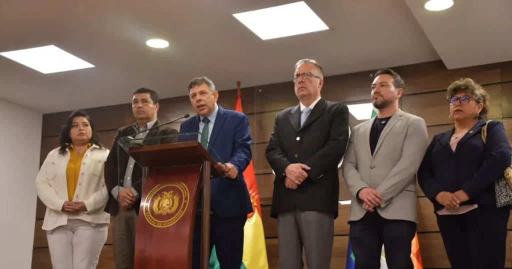 Se establece el primer acuerdo para la reforma constitucional en Bolivia