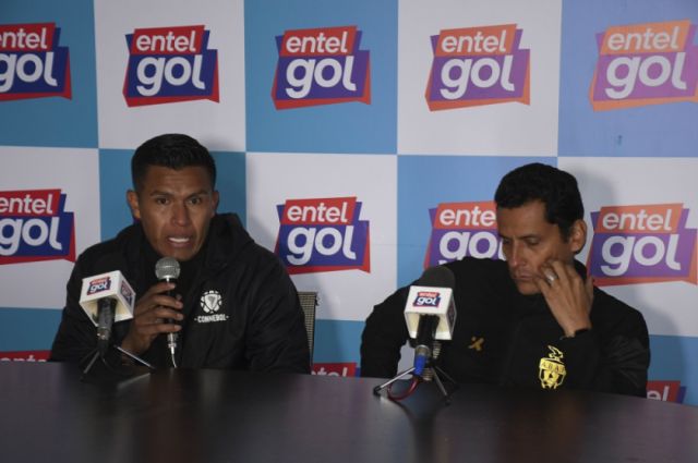 Árbitros bolivianos se oponen a la obligación de asistir a conferencias de prensa