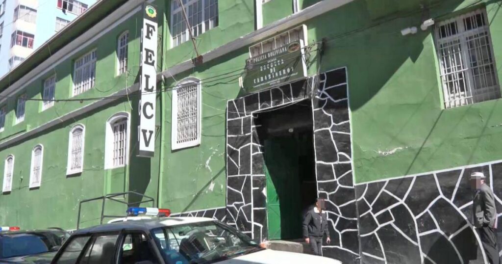 Hombre es aprehendido tras caída de su pareja desde una ventana
