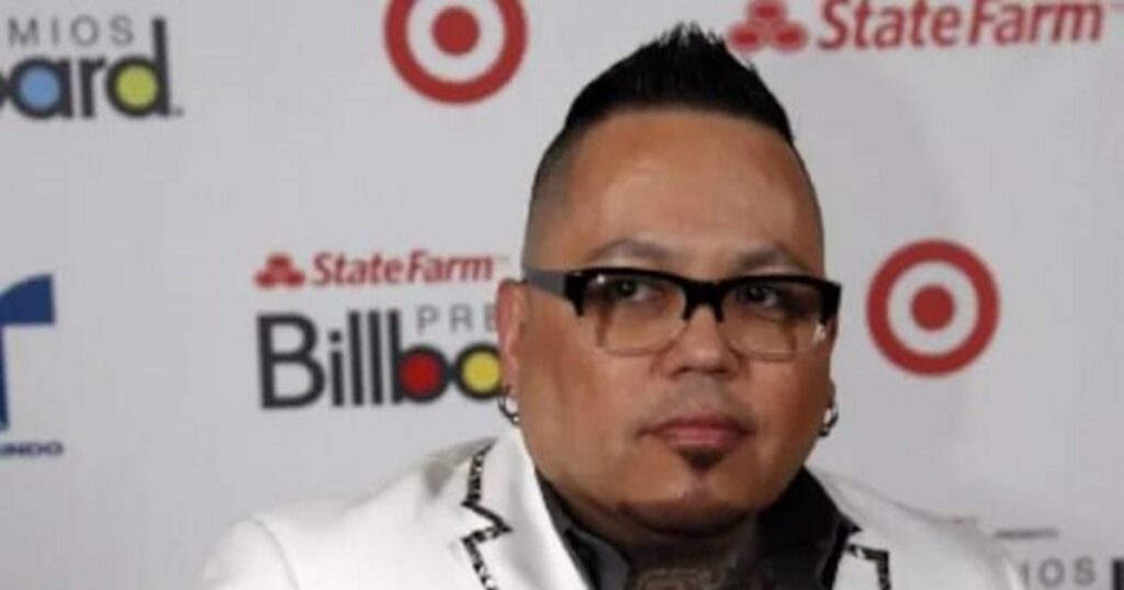 A.B. Quintanilla inicia acción legal contra su hermana Suzette