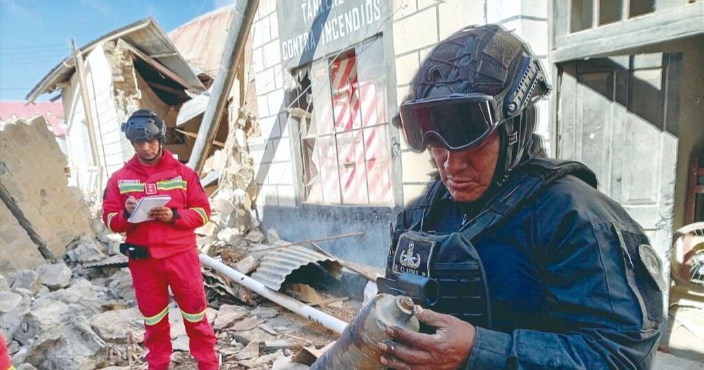 Seis muertos en Viacha tras explosiones en el Regimiento Bolívar