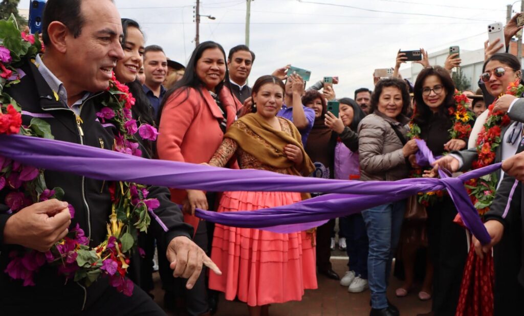 La Paz celebra la inauguración de la Ciudad de la Mujer