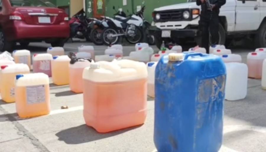 Detienen a joven en La Paz por venta ilegal de gasolina