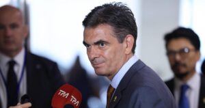 Gobierno prevé la aprobación de nuevos decretos para el transporte
