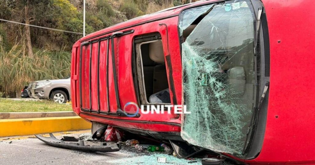 Colisión en la avenida Poeta deja a dos conductores heridos