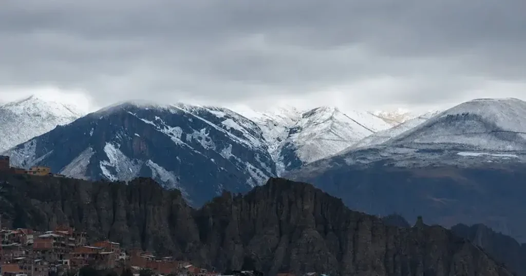 Senamhi emite alerta naranja por nevadas en cinco departamentos