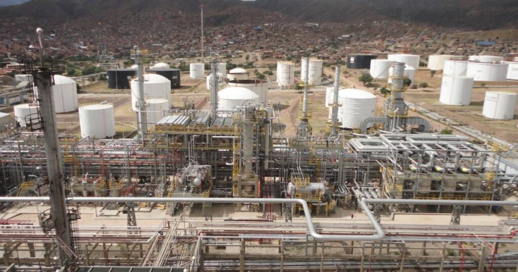 Recuperación de producción en refinerías bolivianas: se reactivan las operaciones