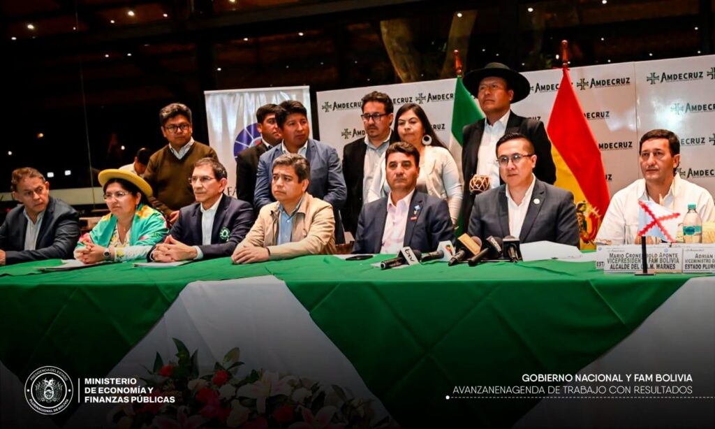 Gobierno y FAM Bolivia firman acuerdos para mejorar la gestión municipal