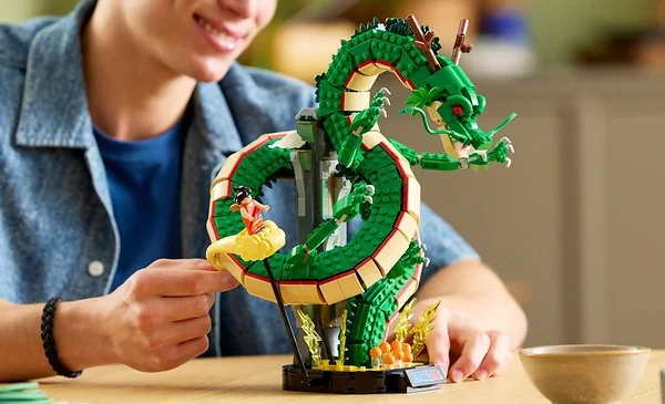 LEGO lanza su primer set de Dragon Ball con Goku y Shenron