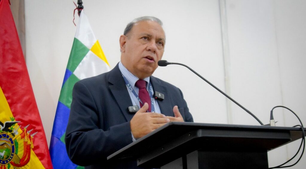 ATT busca soluciones tras la reducción de salidas de buses