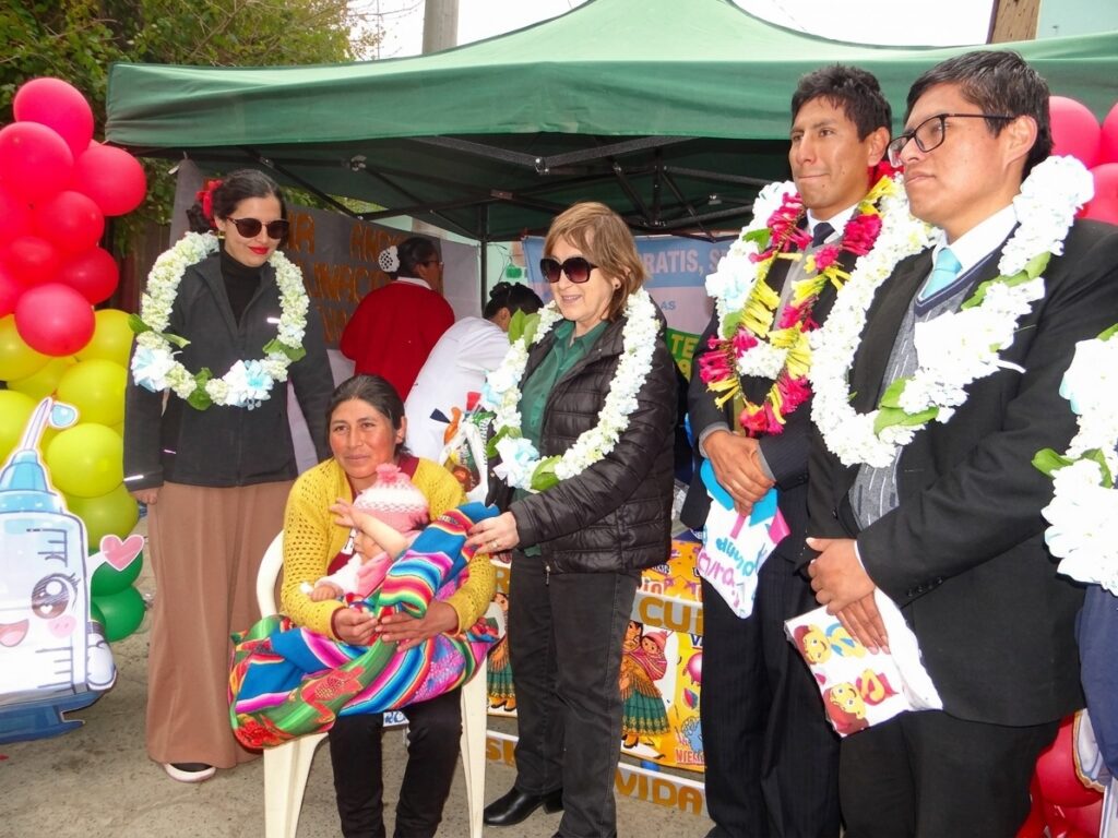 Bolivia y Perú inician la Semana Andina de Vacunación en Carabuco