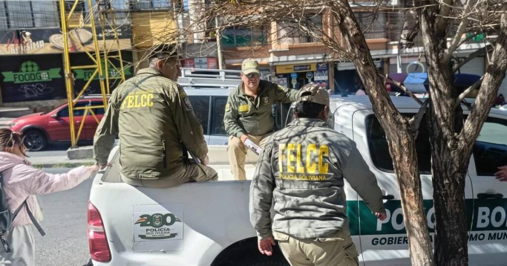 Roban 40.000 dólares en un centro de comida rápida en La Paz