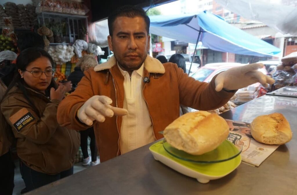Controles en La Paz por precios abusivos del pan