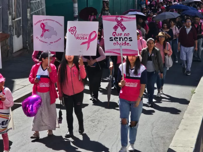 Caminata en La Paz impulsa la detección temprana del cáncer de mama