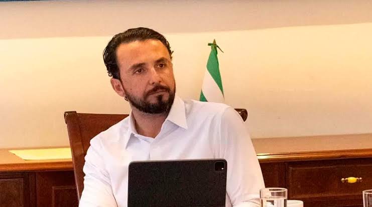 Gobernador Velasco busca aumentar seguridad en Santa Cruz