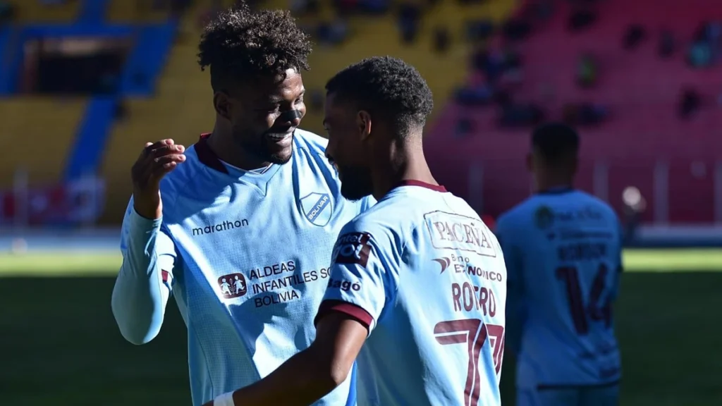 Bolívar y The Strongest se afianzan en la cima del fútbol boliviano