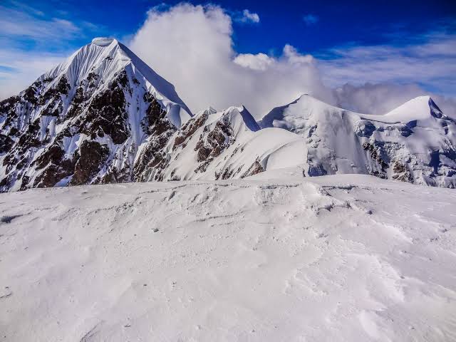 El Illimani enfrenta una alarmante pérdida de hielo