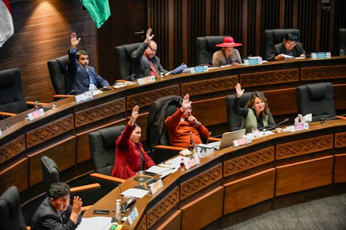 Senado aprueba financiamiento de más de $us 200 millones del Banco Mundial para bonos sociales