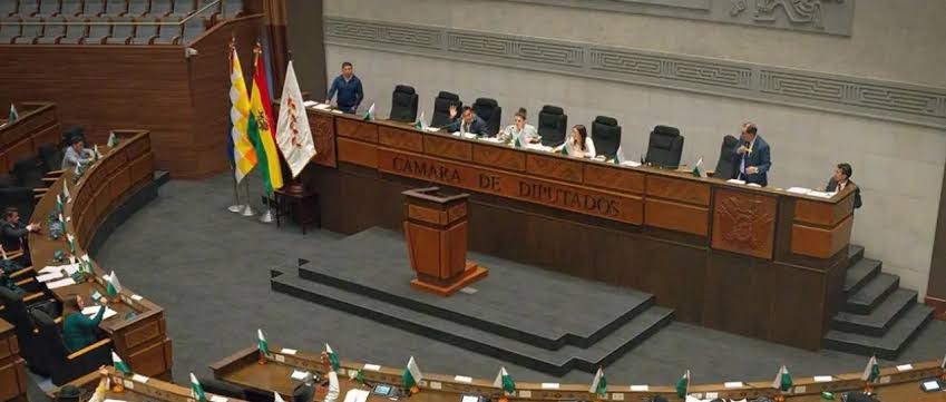 Nuevos conflictos en el Parlamento por jefaturas y presidencia de Diputados