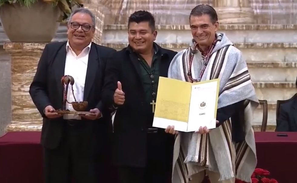 Acuerdo para Mejorar la Conectividad Escolar en La Paz