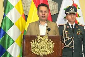 Lara vuelve a solicitar la selección del nuevo fiscal general
