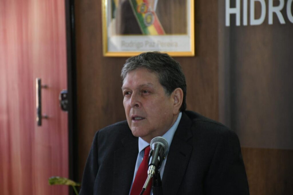 La Paz sufre escasez de gasolina por acopio ilegal y especulación